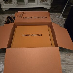Louis Vuitton MM Monogram CarryAll